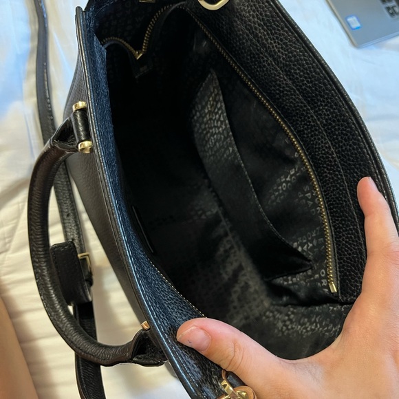 Medium sized black Kate Spade purse - Picture 5 of 5